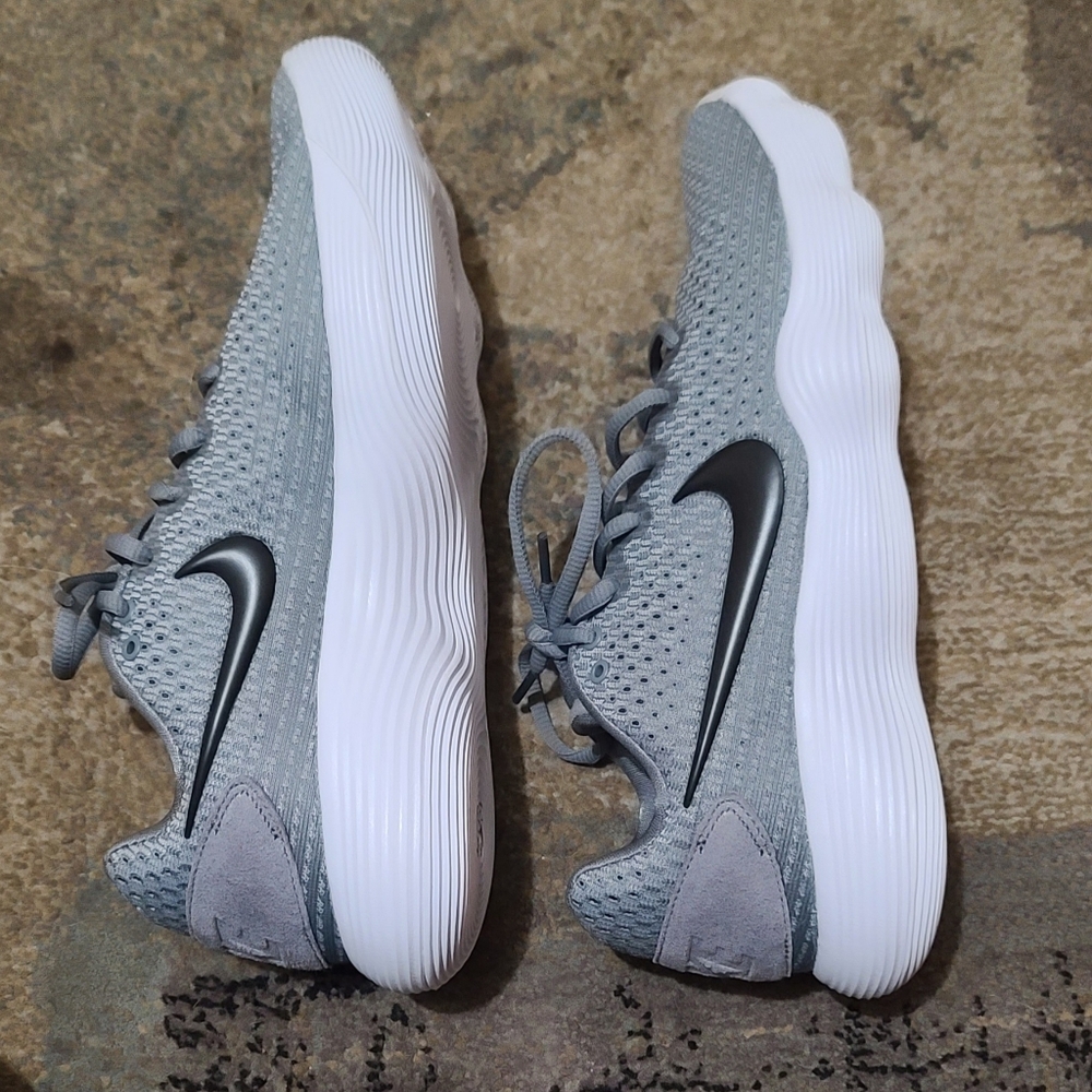 Mens Nike Gray Athletic Sneakers Size 9.5 Tried On Once - Picture 3 of 9